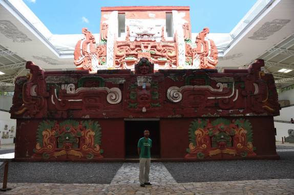 A incrível réplica do Templo de Rosalila, no Museu de Esculturas, nas ruínas mayas de Copán, em Honduras